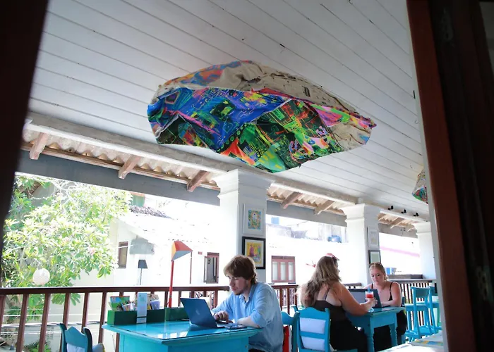 Artnest Gallery Stay , Pedlars St , Galle Fort